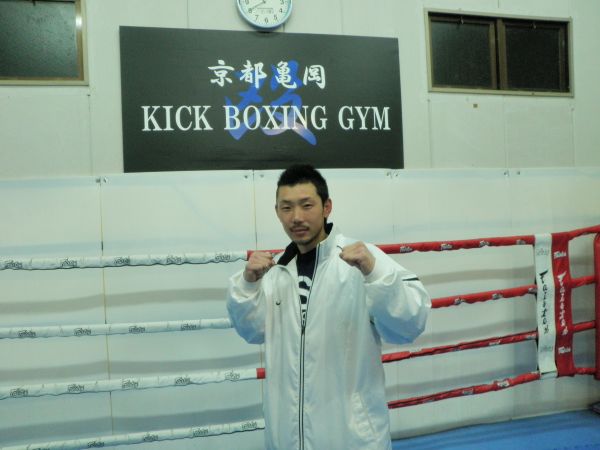 西田

元プロボクサーボクシングで鍛えたパンチを武器に奮闘中試合も視野に入れ練習しています